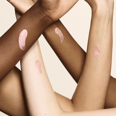 Valentino Born In Roma Crème Hydratante Parfumée Texture Gel Effet Nacré 4 Valentino Born In Roma Crème Hydratante Parfumée Texture Gel Effet Nacré – Image 4