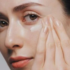 Shiseido Future Solution LX Crème Régénérante Contour Yeux Et Lèvres -Kapao Boutique future solution lx 35