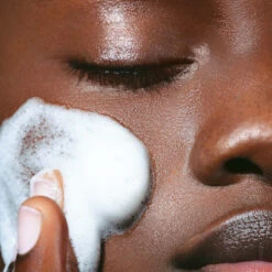 Clarins Mousse Nettoyante Peau Neuve Nettoyant Maquillage -Kapao Boutique mousse nettoyante peau neuve demaquillant 2