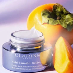 Clarins Nutri-Lumière Revive Crème Jour Embellissante Revitalisante -Kapao Boutique nutri lum revive 4